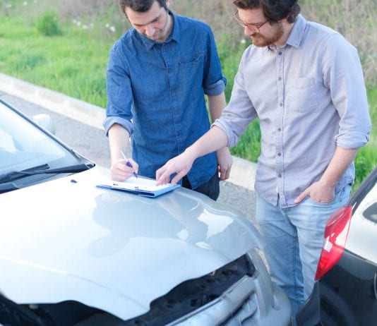 Abogados de Lesiones Personales en Ontario California scene of car accident