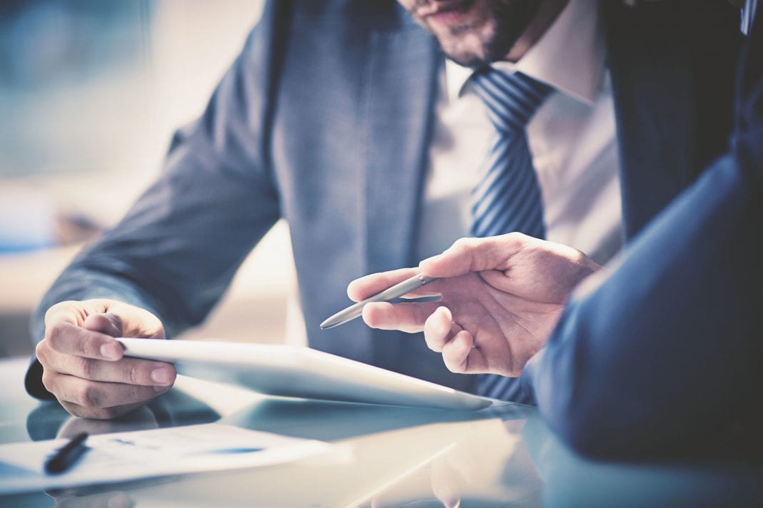 shutterstock_business_man_consulting
