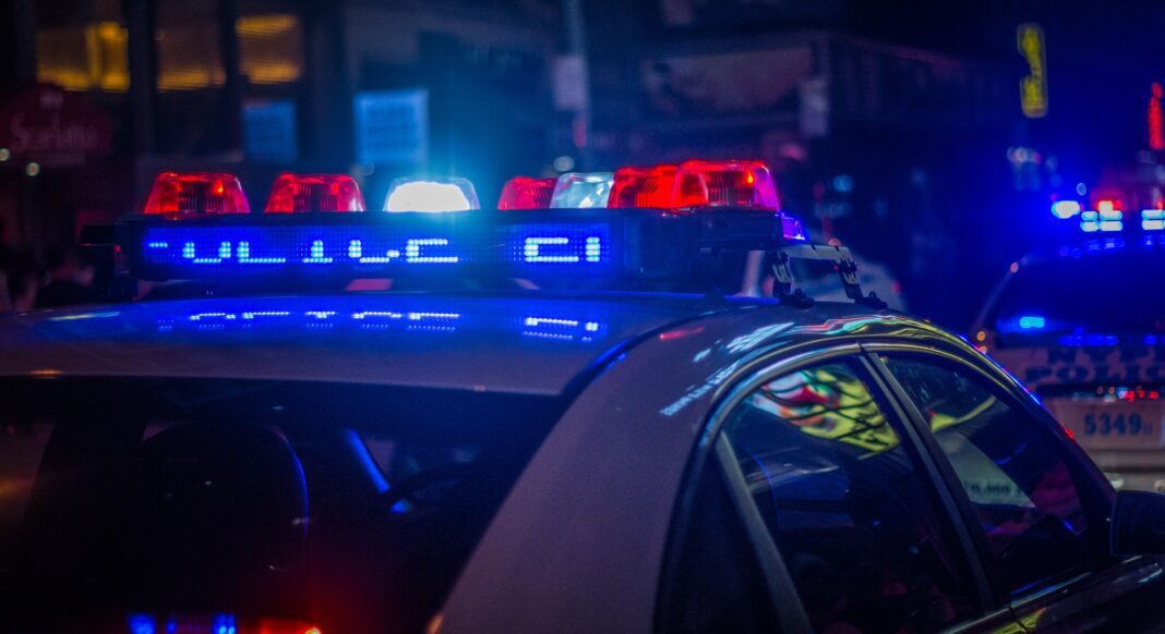 police arrive to scene of crash