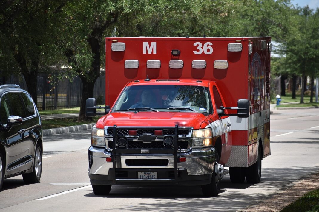 ambulance ambulance arrive to scene of head-on crash