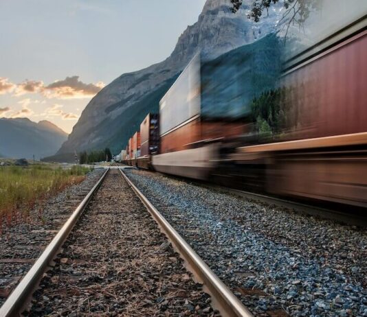 BNSF Derailment on Interstate 40 Leads to Evacuation Orders BNSF Derailment