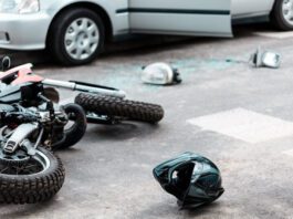Motorcyclists Dies After Rear-Ending Car on H-1 Freeway Motorcyclists Dies After Rear-Ending Car on H-1 Freeway